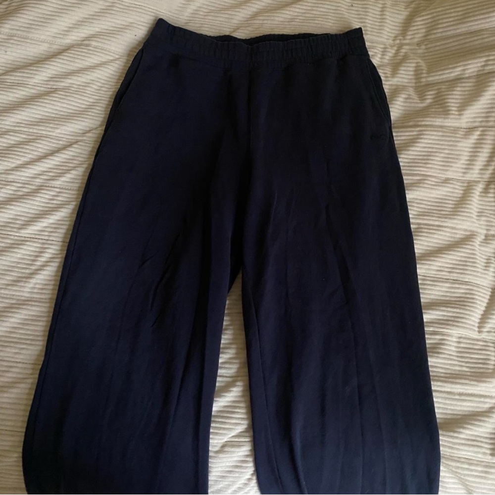 Hollister navy blue wide legs sweatpants
